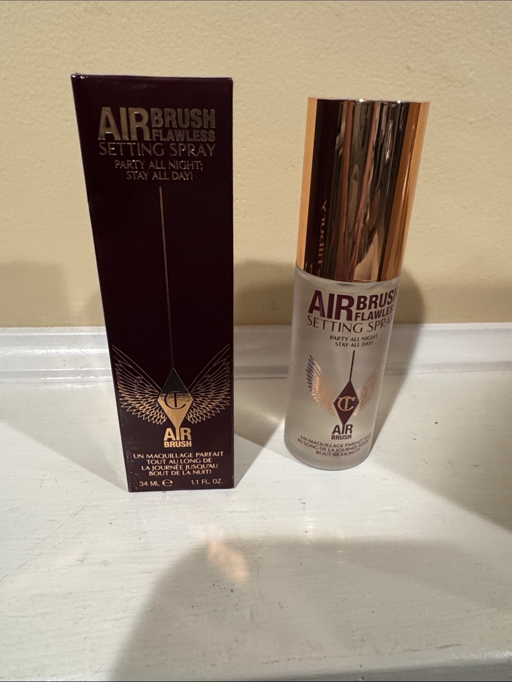 Charlotte Tilbury Airbrush Flawless Setting Spray - White & Gold